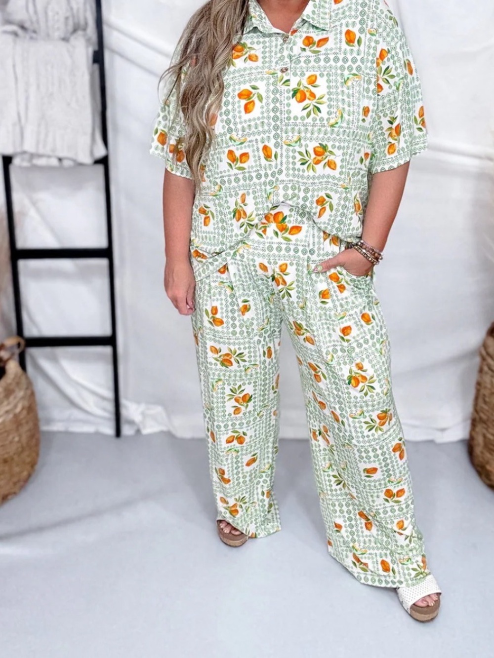 Dear Scarlett Women's Orange Fruit Print  Relaxed Pantsuit - Picture 8 of 10